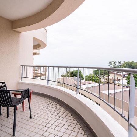 Romantic Couple Suite + Beach-Front Balcony Tanjung Bungah  Esterno foto