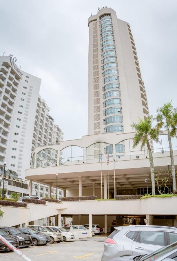 Romantic Couple Suite + Beach-Front Balcony Tanjung Bungah  Esterno foto