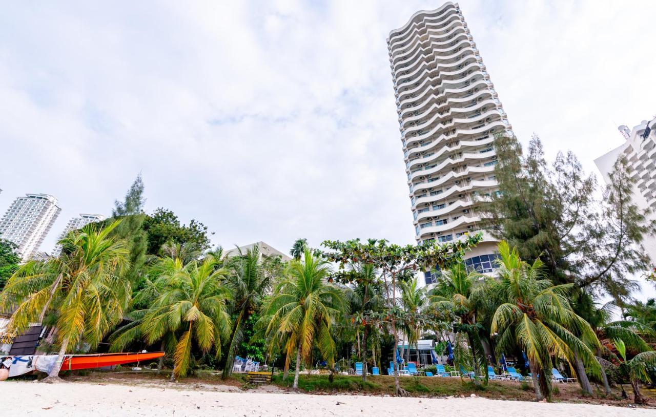 Romantic Couple Suite + Beach-Front Balcony Tanjung Bungah  Esterno foto