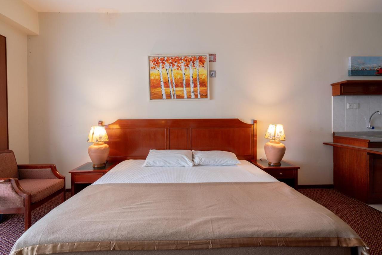 Romantic Couple Suite + Beach-Front Balcony Tanjung Bungah  Esterno foto