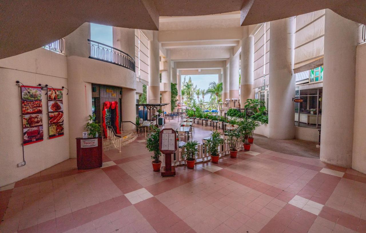 Romantic Couple Suite + Beach-Front Balcony Tanjung Bungah  Esterno foto